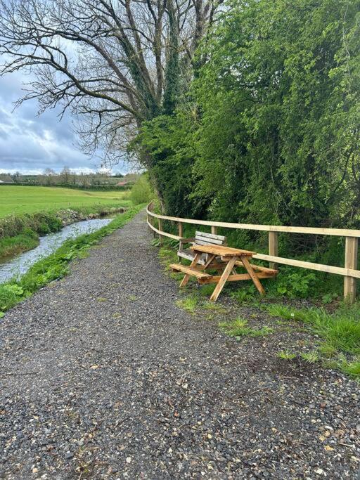 Riverside Cabin Limerick Junction Exterior foto