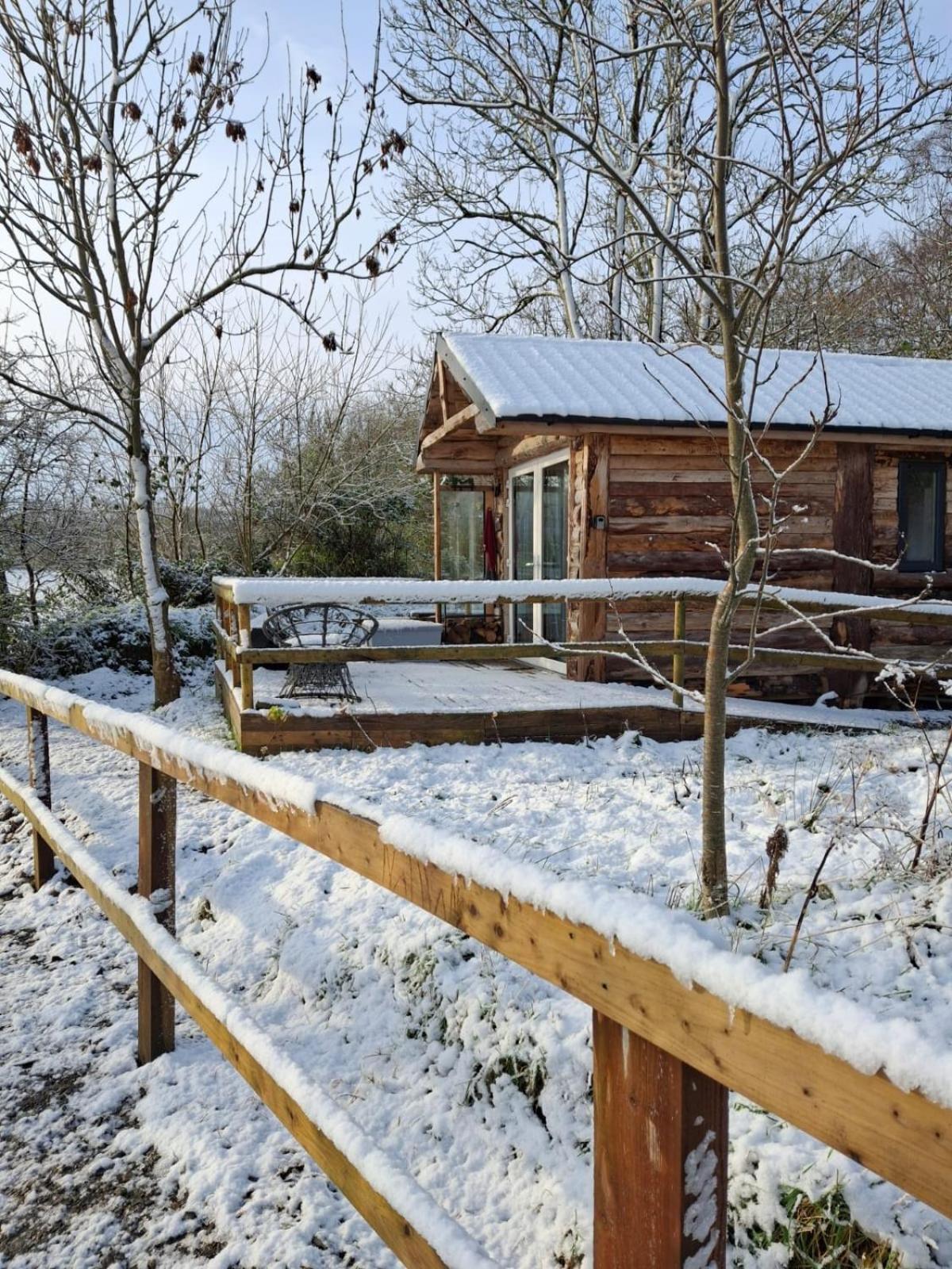 Riverside Cabin Limerick Junction Exterior foto