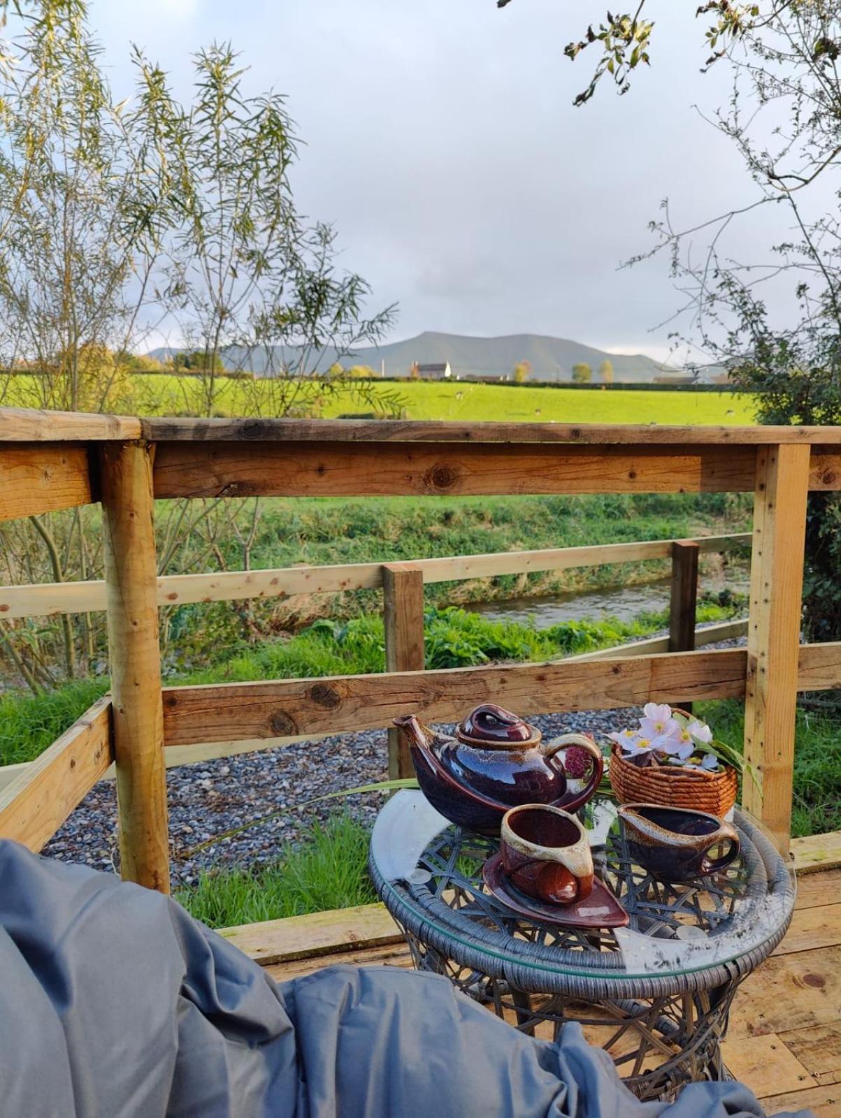 Riverside Cabin Limerick Junction Exterior foto